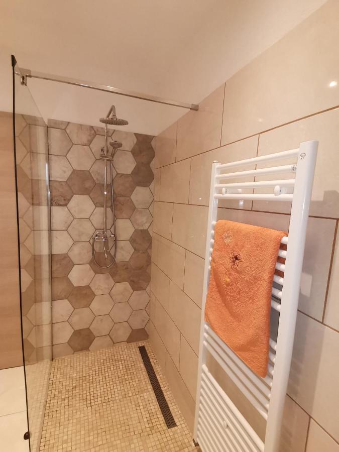 Apartment Sandra2 Ловран Экстерьер фото